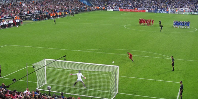 Kèo Penalty - Tham gia đặt cược kiếm tiền khủng nhất 2024 3 Hay phan tich kha nang cua hai doi truoc khi cuoc keo Penalty